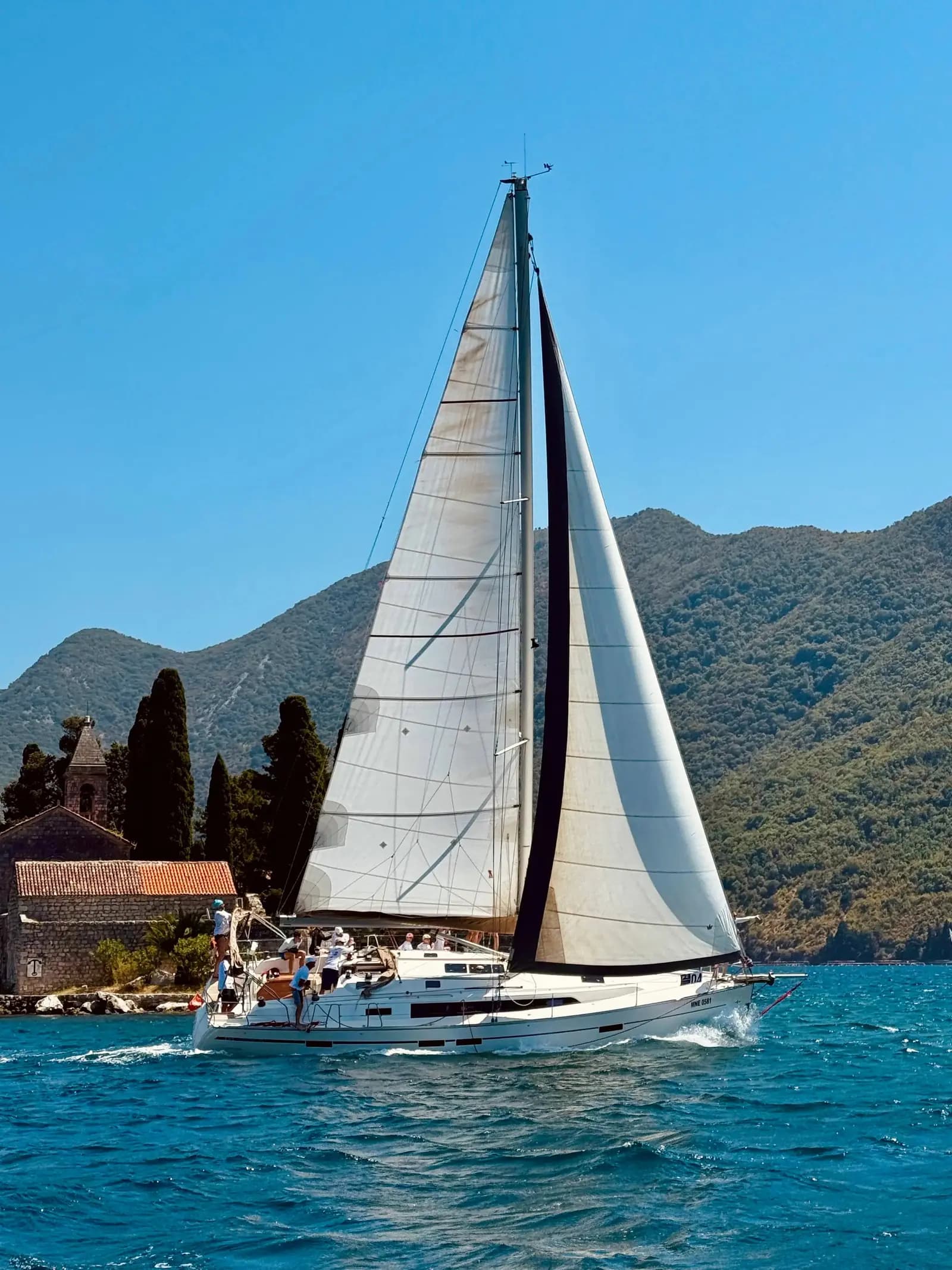 Bavaria Cruiser 46 — фото 4
