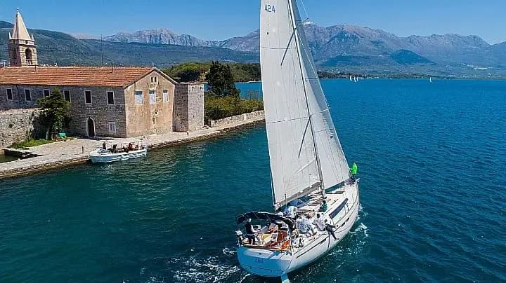 Bavaria Cruiser 46 — фото 5